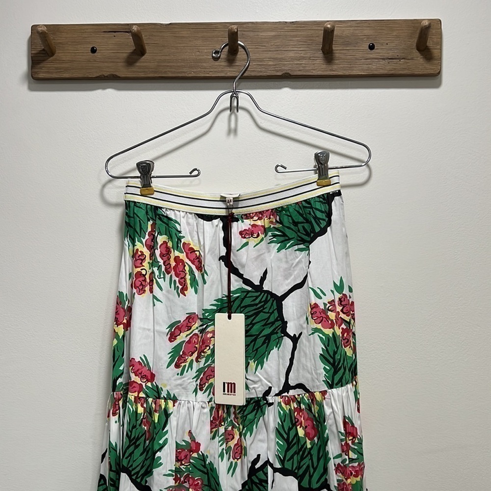 𝅺I’M ISOLA MARRAS Skirt size 8 White Skirt with Floral Print Elastic Waist Rare